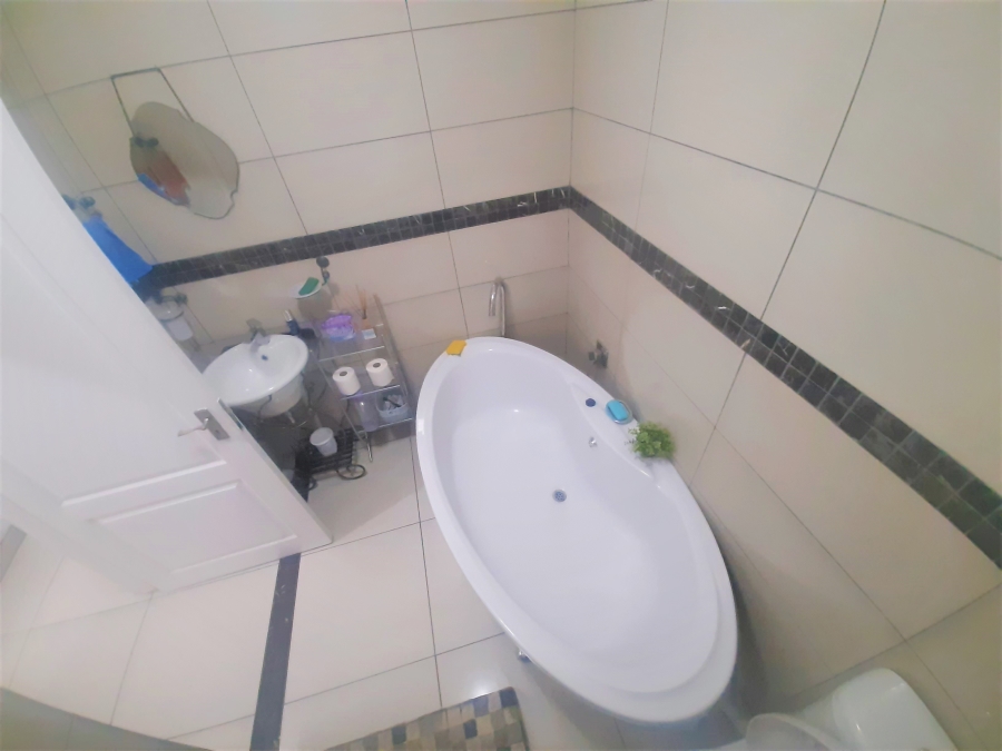 2 Bedroom Property for Sale in Safari Gardens North West